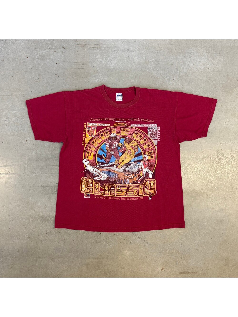 Vintage 2000s Circle City Classic Football Bowl Graphic T-Shirt Red Extra Large